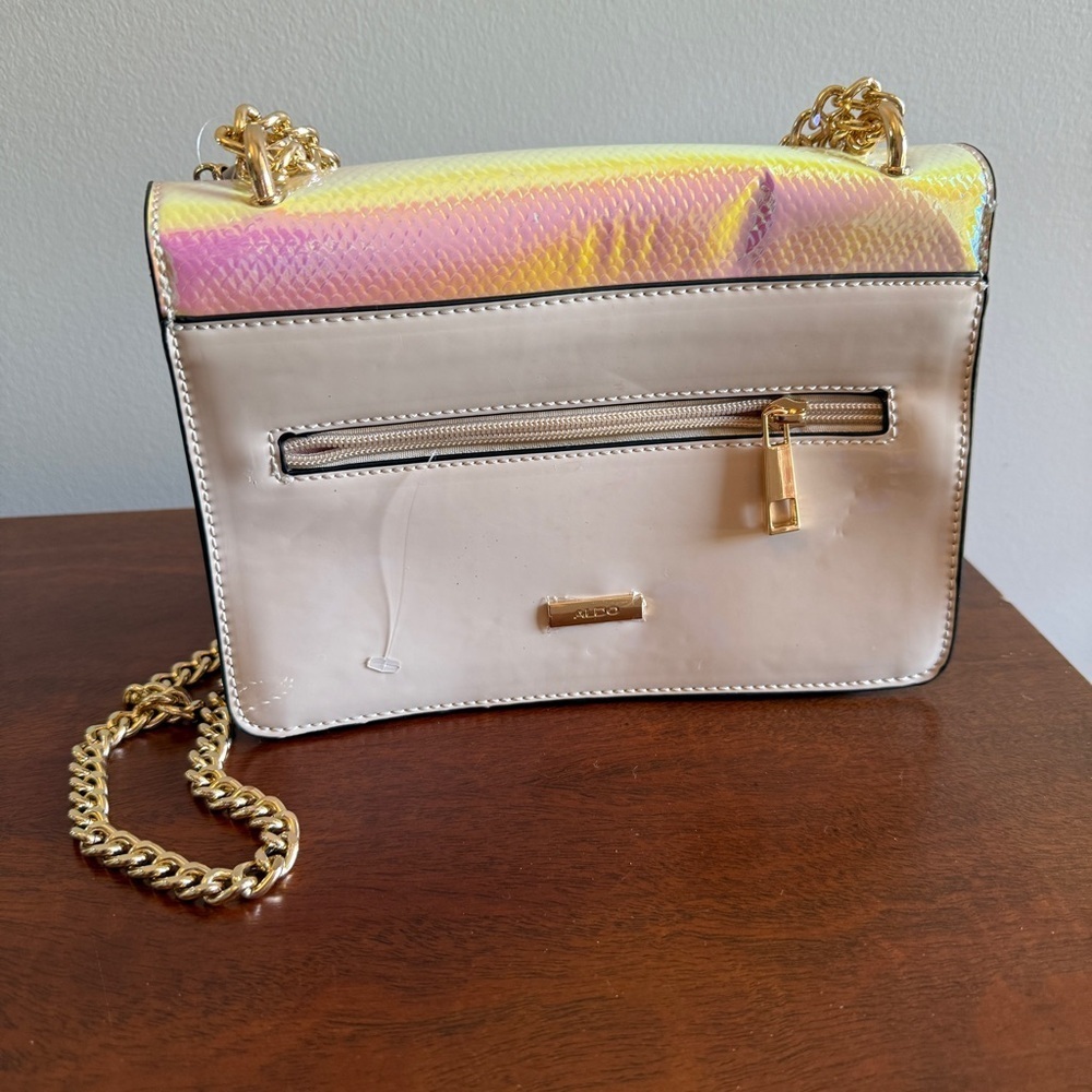 NWOT Aldo Wendemar Iridescent Gold Crossbody Bag with Chain Strap - Picture 2 of 3